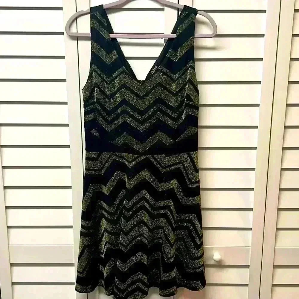 BeBop Sleeveless Fit & Flare Dress Size Large Black & Gold